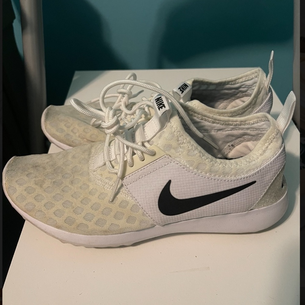 White Mesh Nike Sneakers